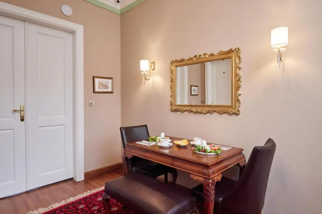 White Palace Old City Boutique Hotel