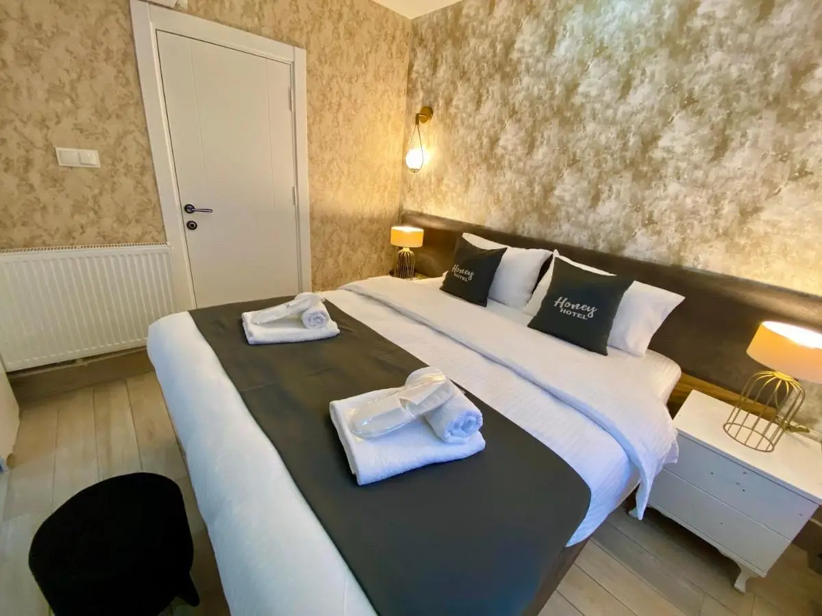 Honey Hotel