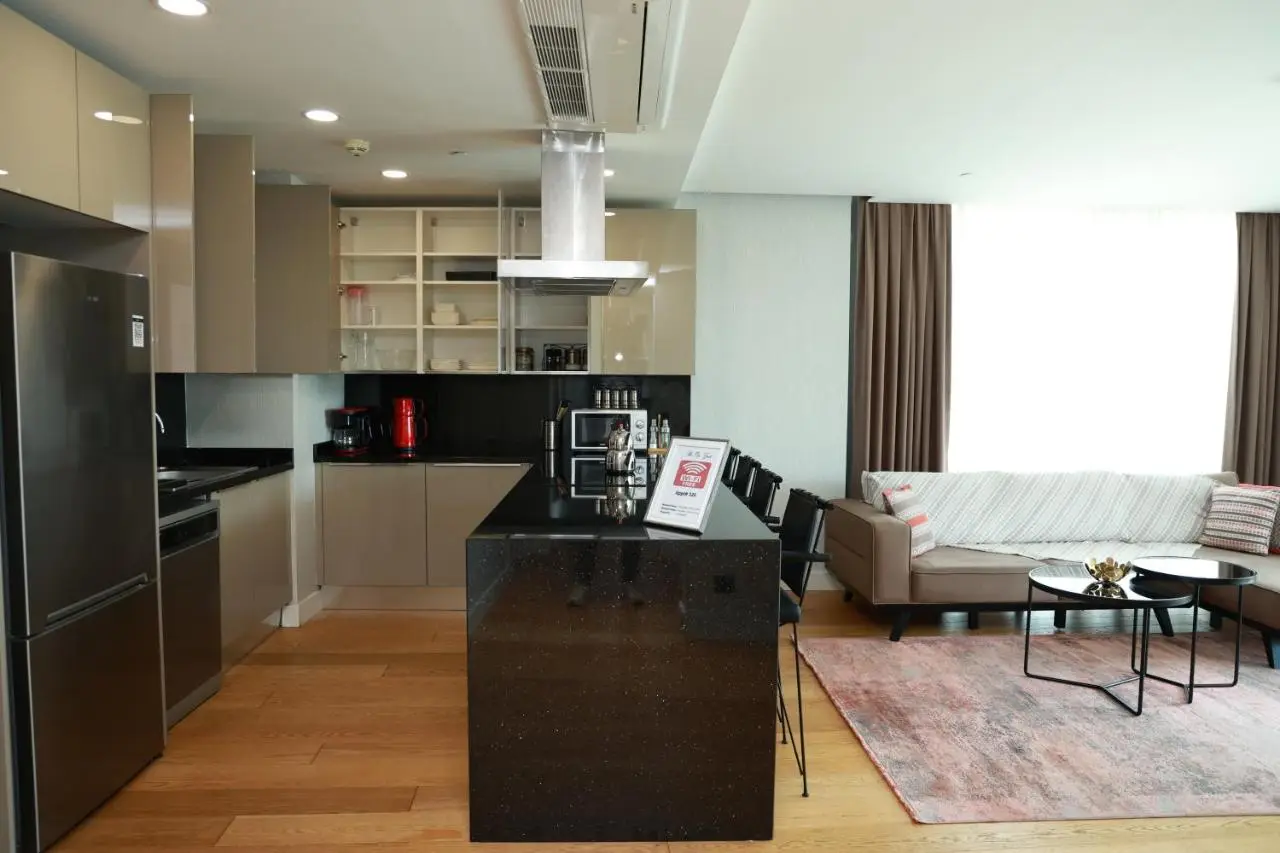 Deluxe 2BR Apartment Balcony 420