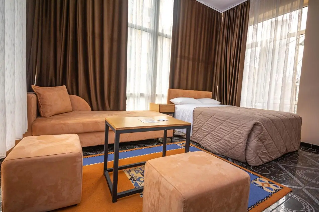 Hotel Pik Loti