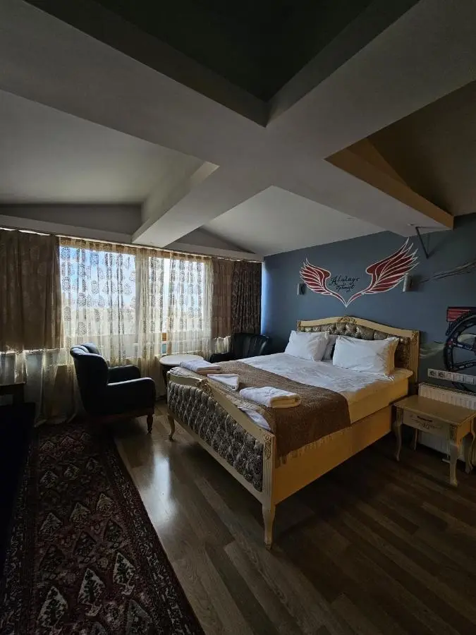 Optimist Hotel