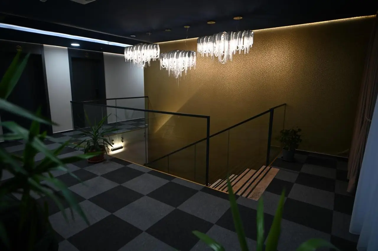 Hotel LOBBY PLUS