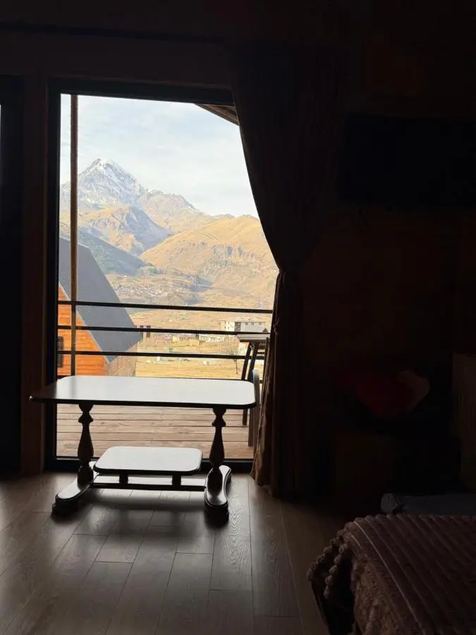 Elia Hut Kazbegi