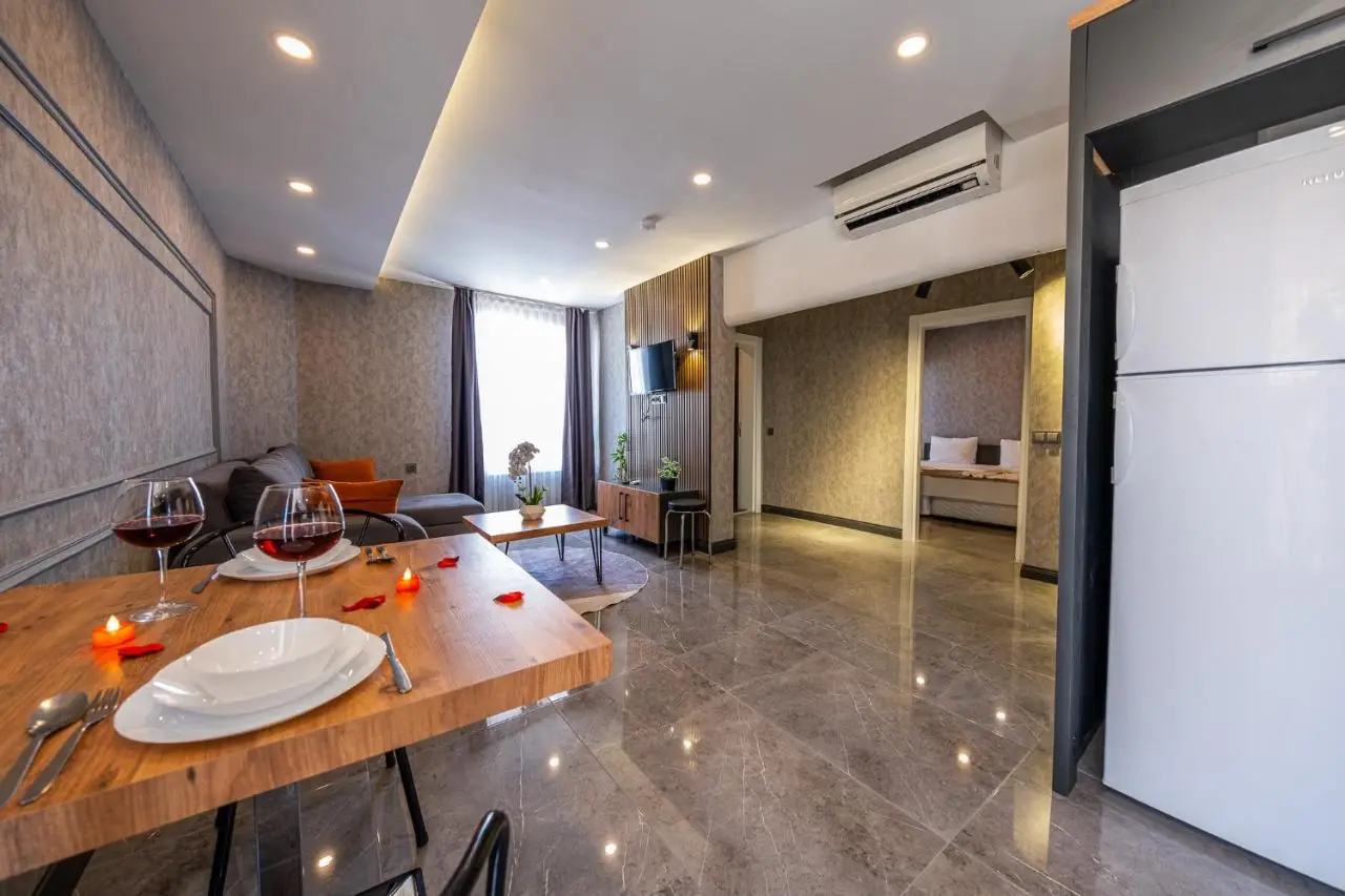 Mrt Suites Lara