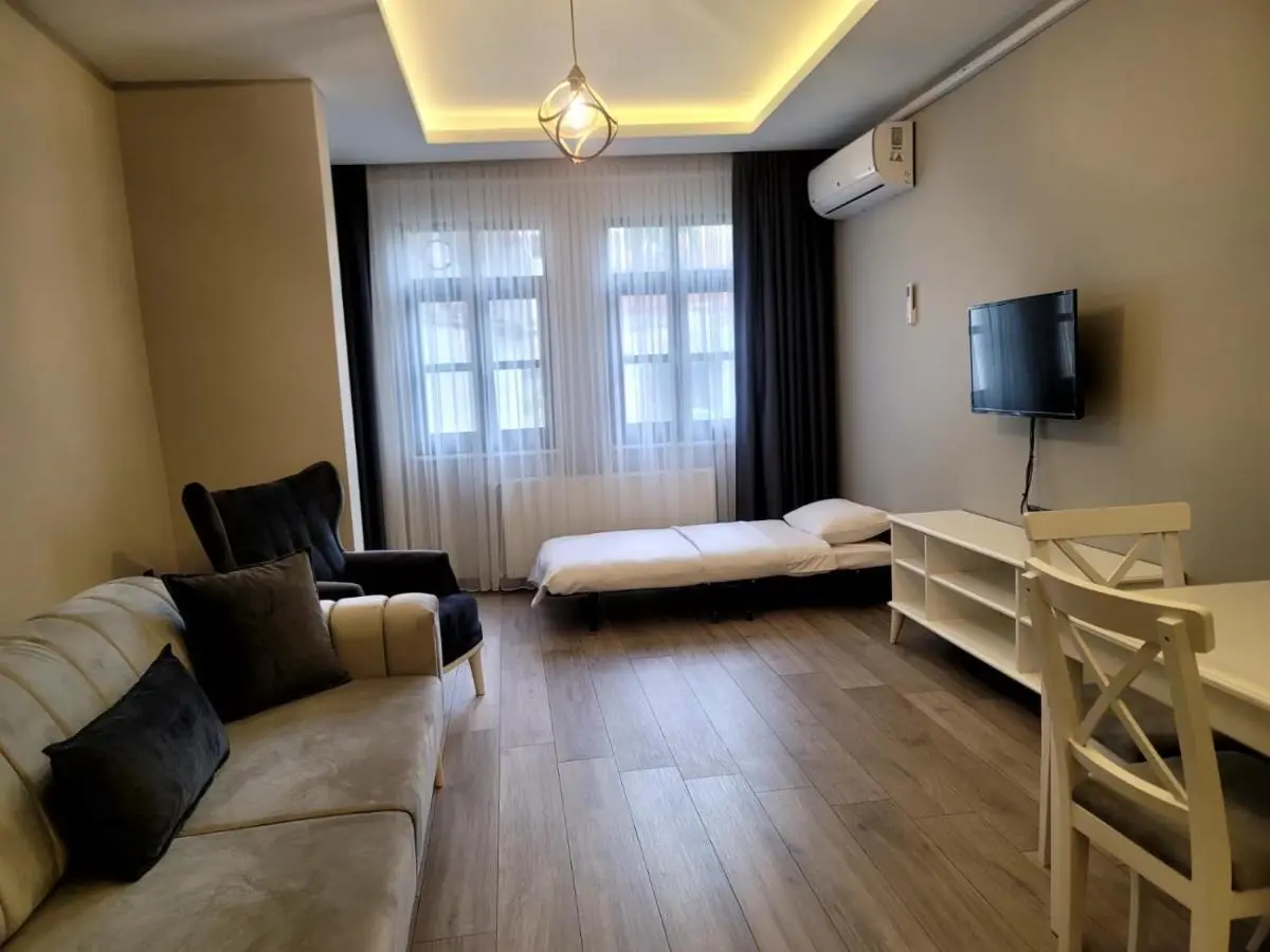Levent Apart