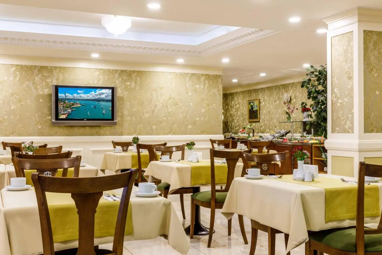 Golden Crown Hotel