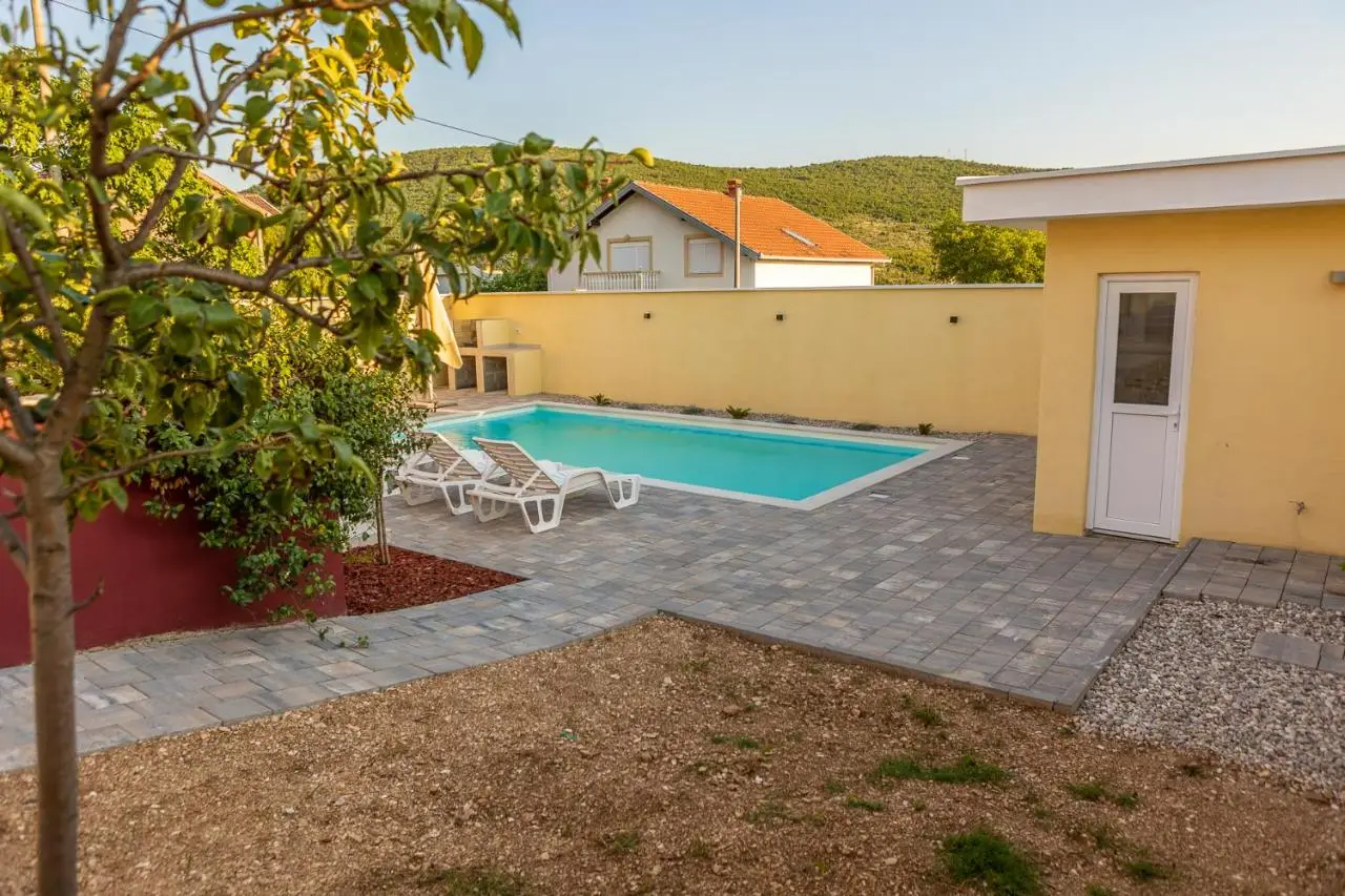 Villa Bona - Private Pool Oasis