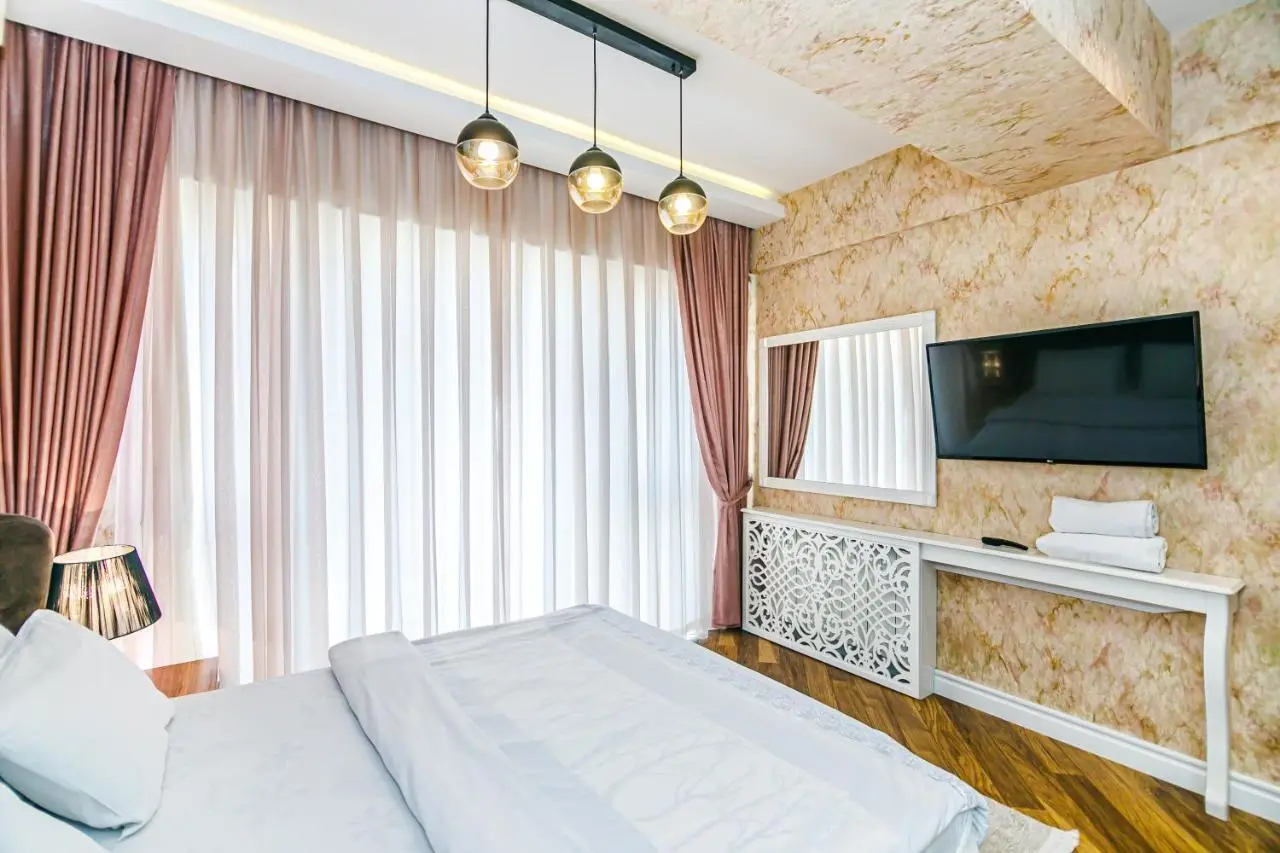 CRYSTAL Luxury Apartment on BAKU