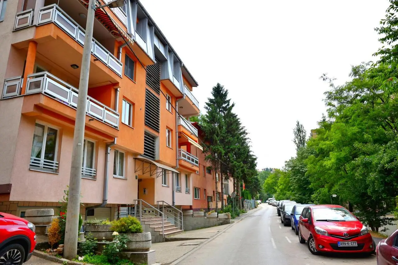 Apartment 11 - Great location, quiet but near the center