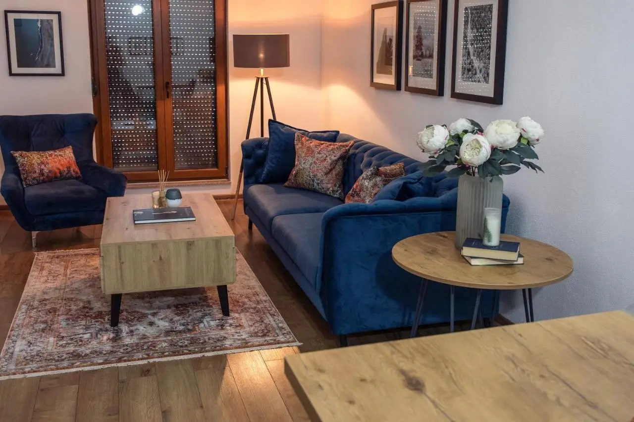 Guesthouse Check In - Apartments & Rooms