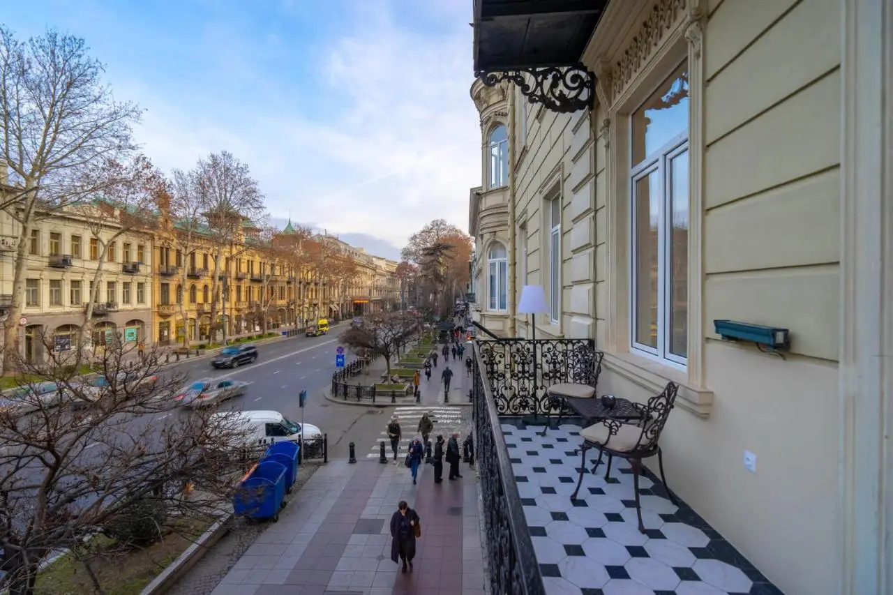 TIFLIS OPERA Aparthotel