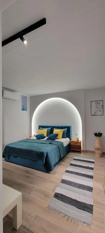 A Cheerful villa with free parking space