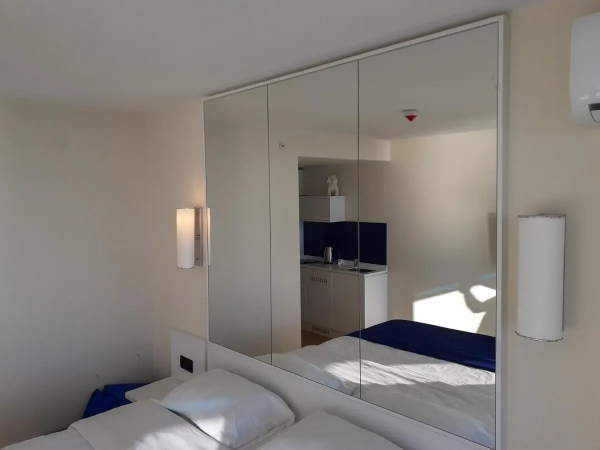 Only Front Sea View, No Side View, Wonderful Panorama, High Floor, Location Guarantee