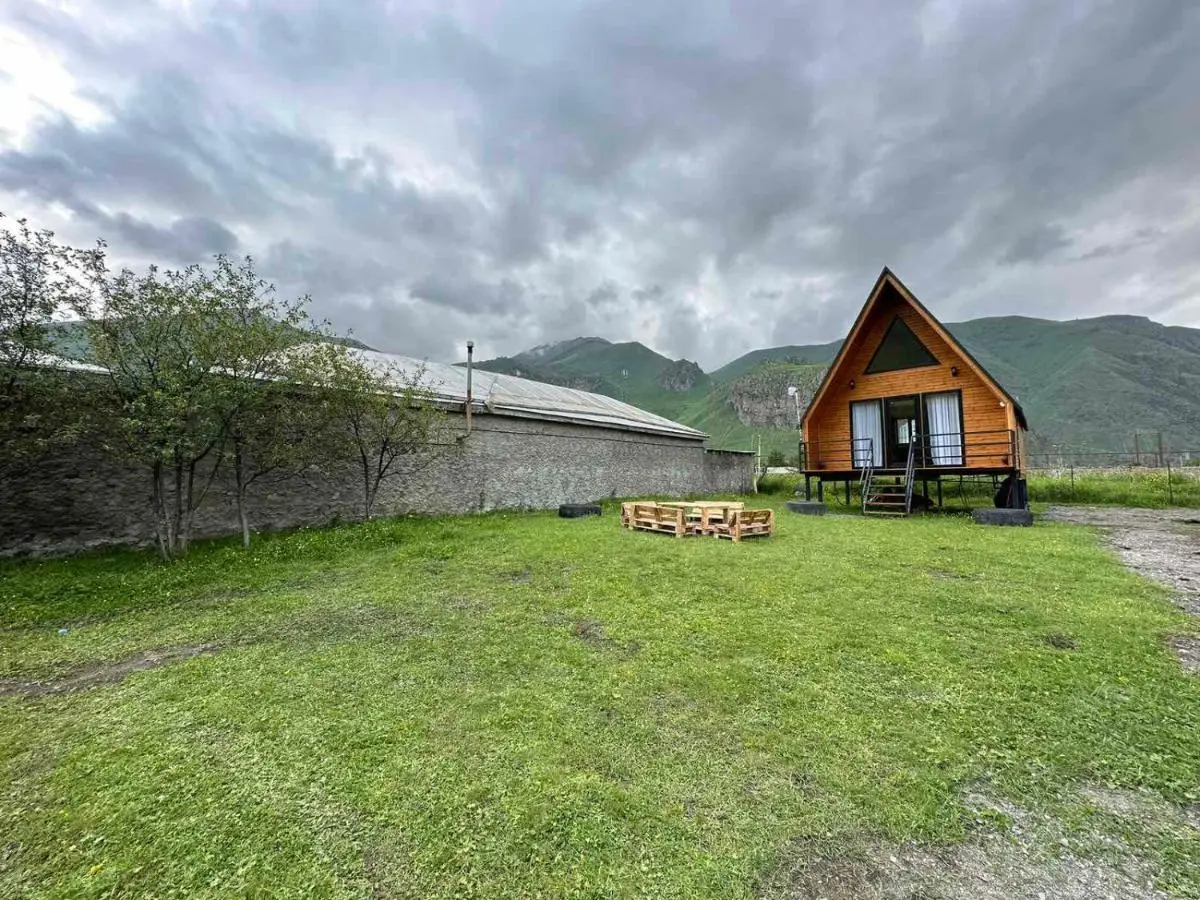 Thomas' Hut
