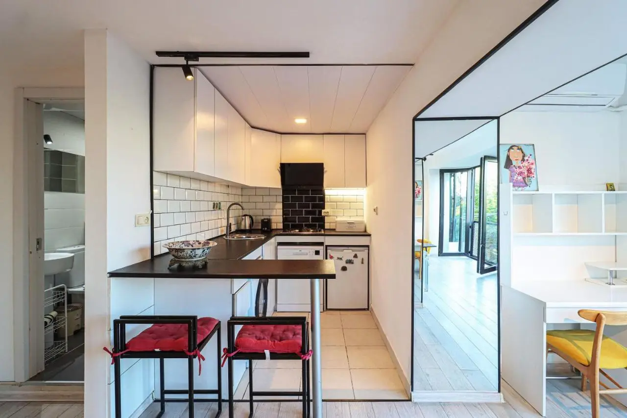 Bright 1BR with Sameba view Avlabari - by Wehost