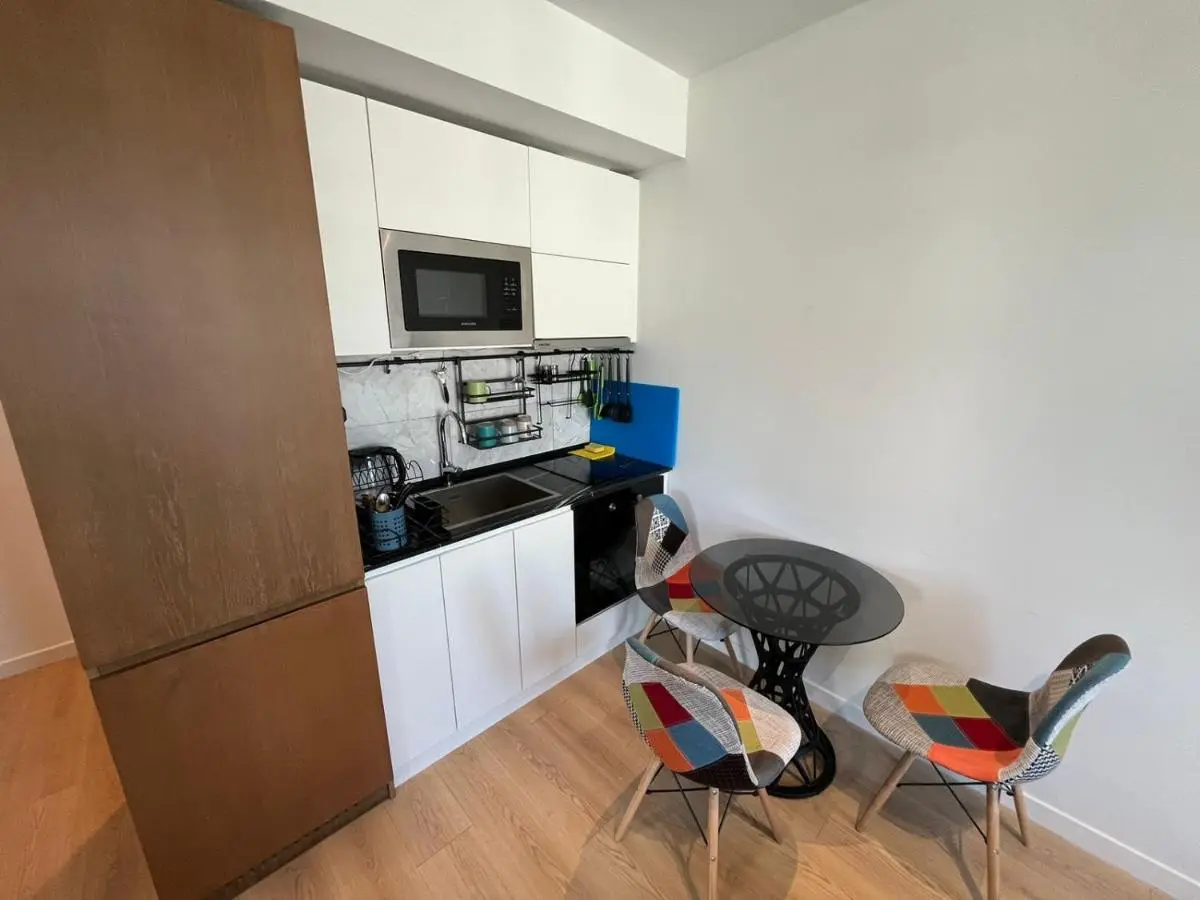 Bright Apart Near the Park Bedroom and Living