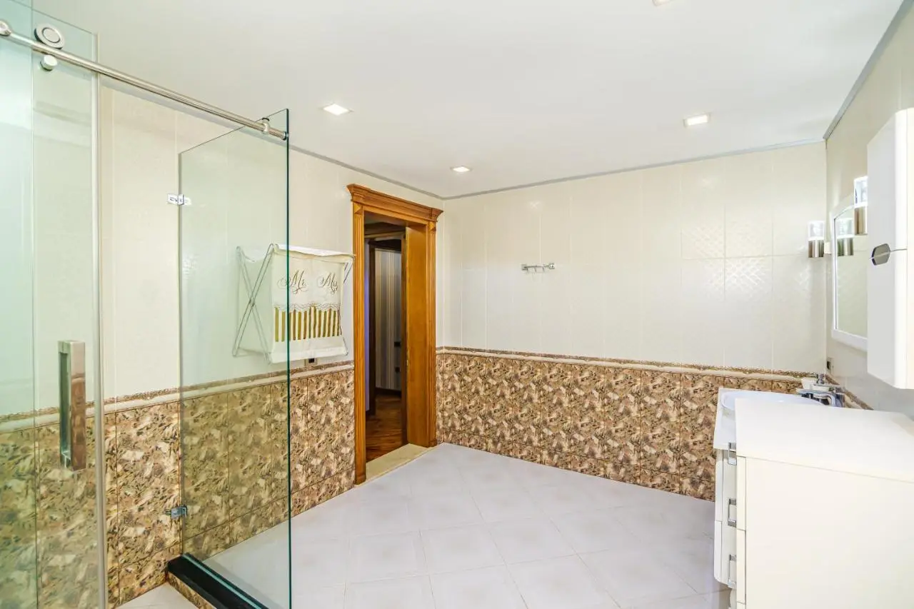 4 Bedroom Luxury Apartment on BAKU