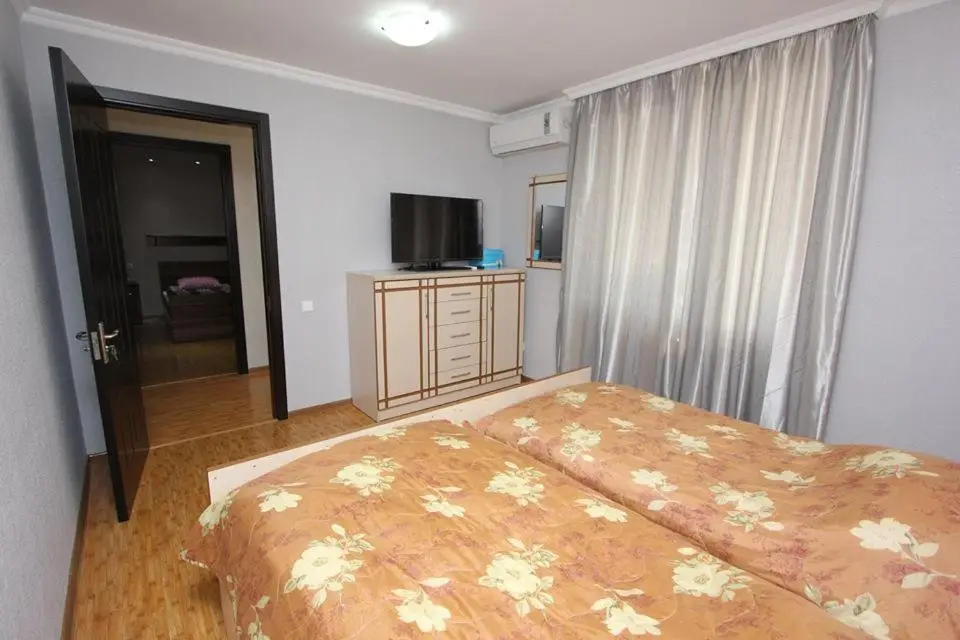 Rustaveli 106