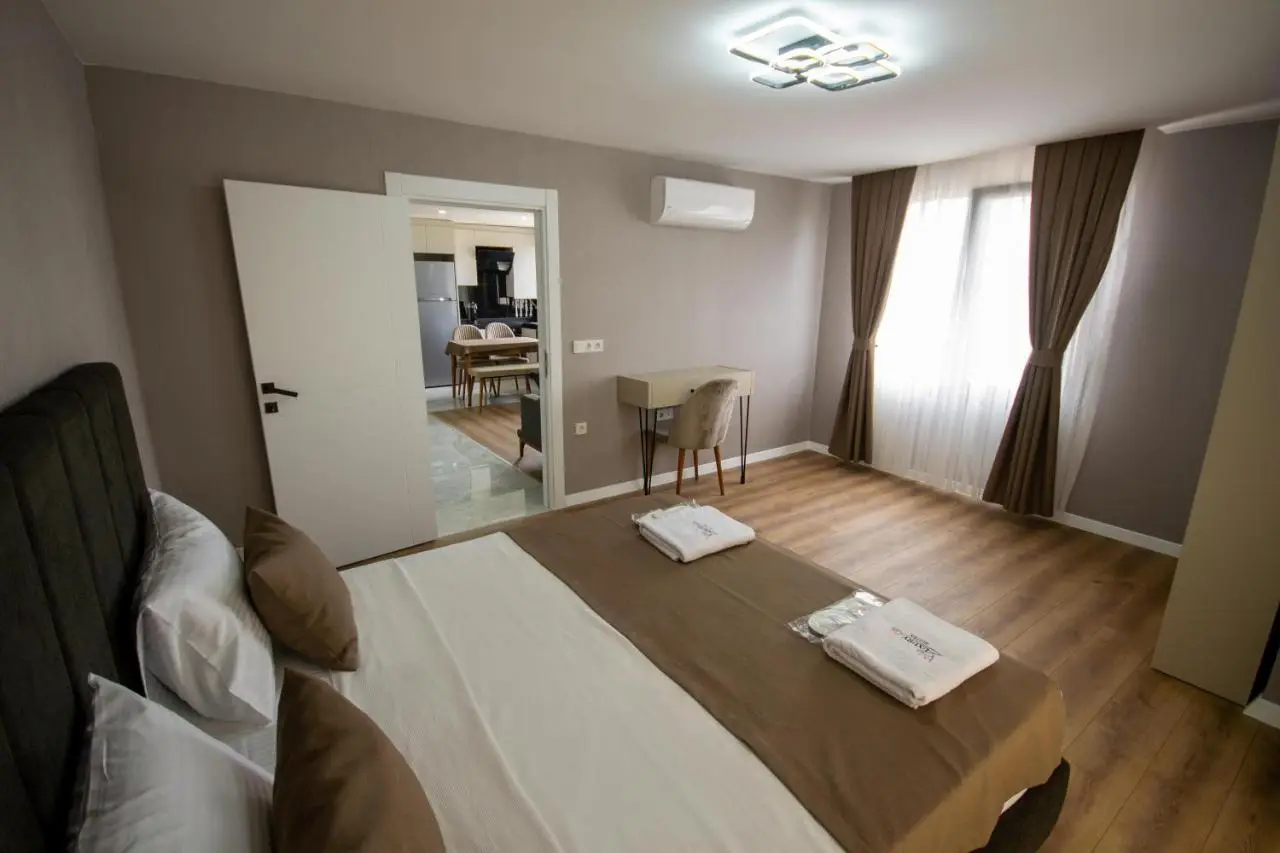 Luxury Life Suites