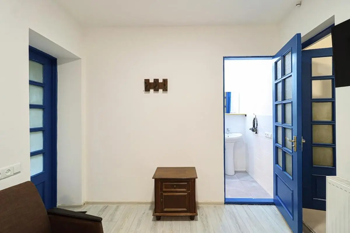 Stylish 1BR Apt in Central Tbilisi By Wehost