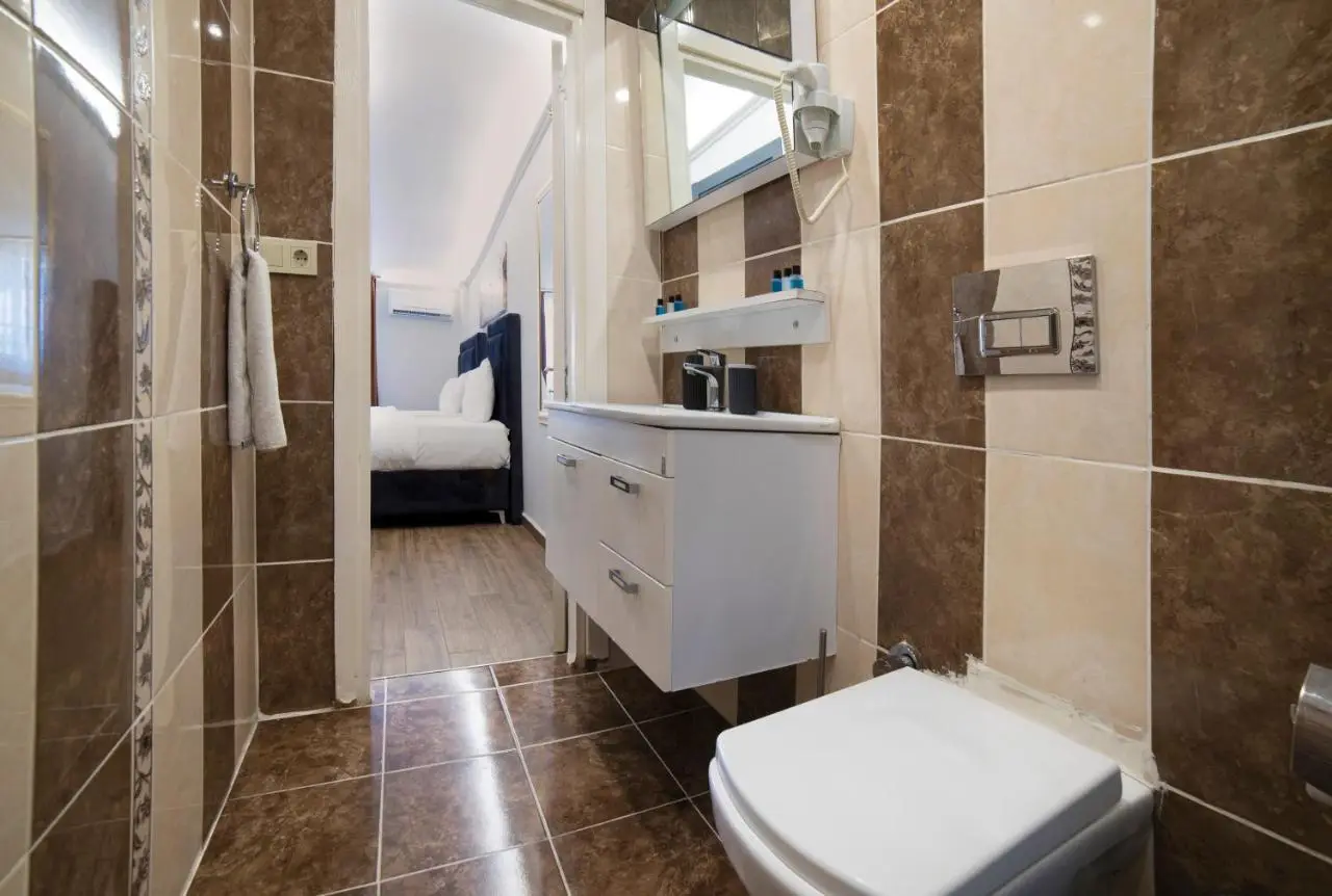 Zendy Suite Hotel
