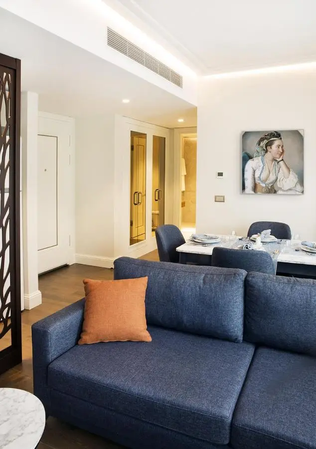 Garlon Residence