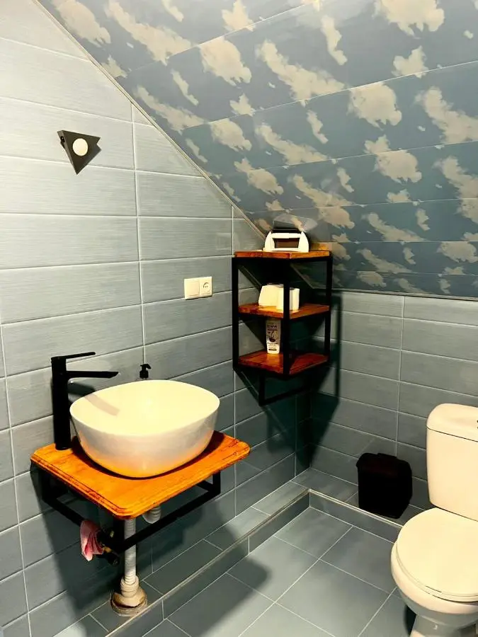 Nino & Irodi's Guest House