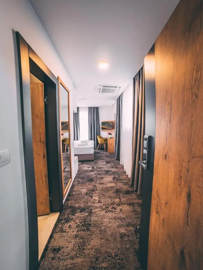 Orange Hotel