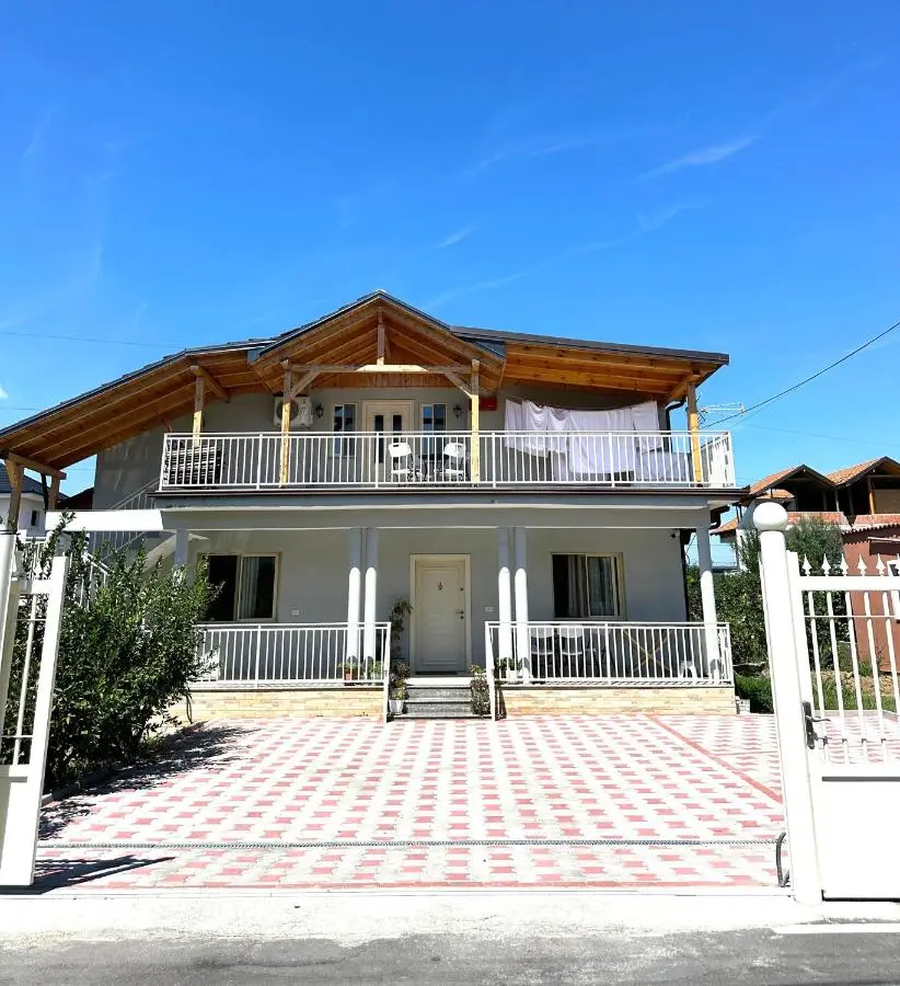 2Bedroom Apartment,free parking 06