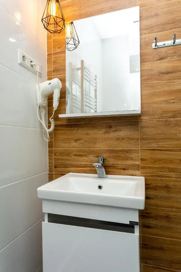 Holiday Rooms 8