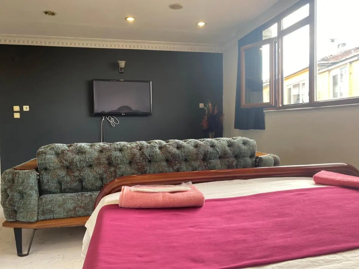 Petek Hotel