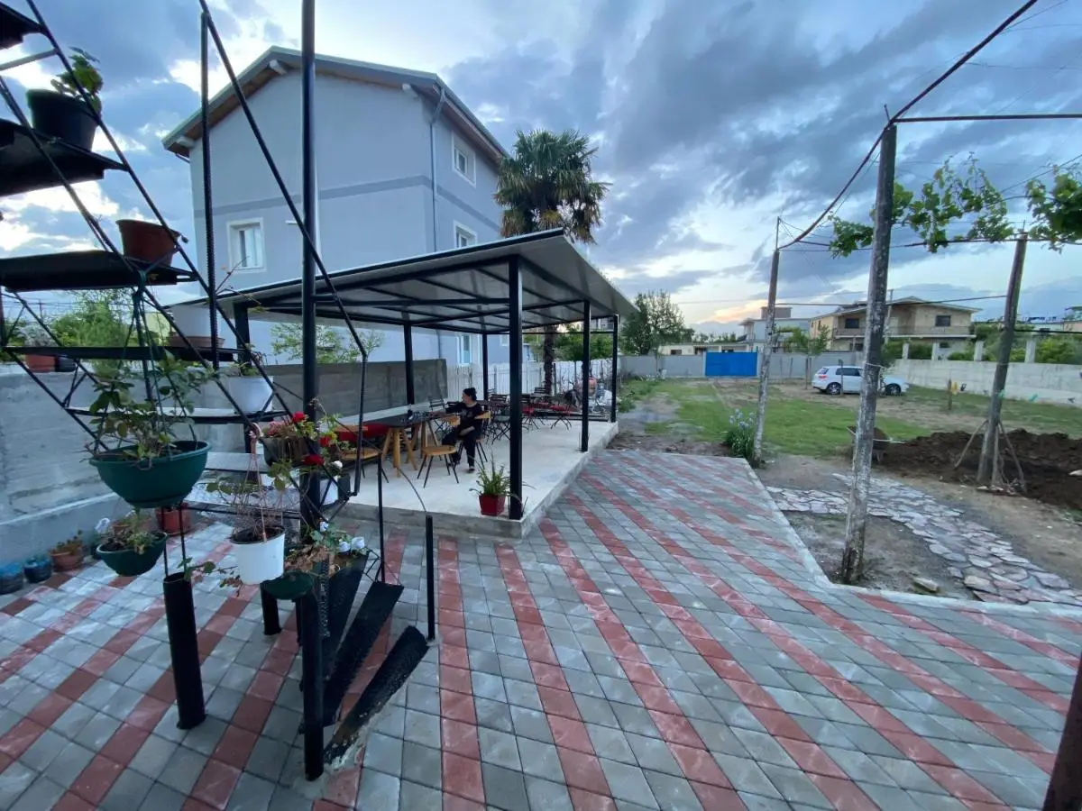 Roza's Guest House Camping Shkoder