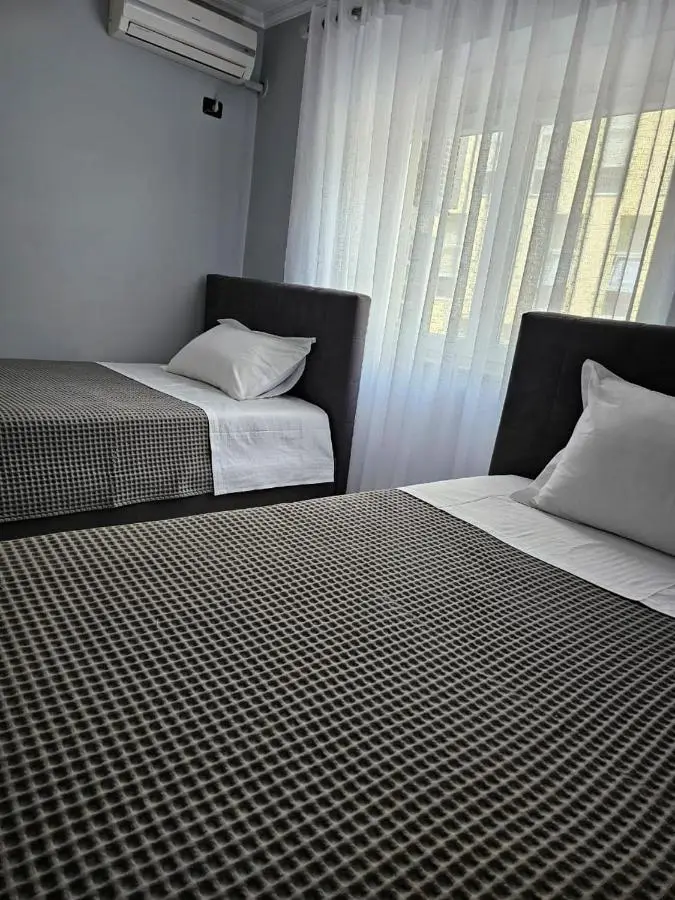 Edi's Apartments-Cozy stay in the center