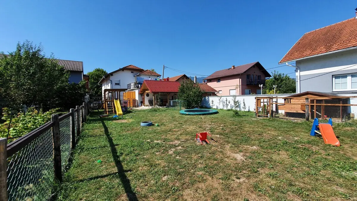 Lovely 2 bedroom apartment next to river Una!