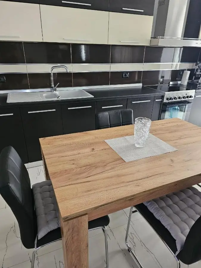 Edi's Apartments-Cozy stay in the center