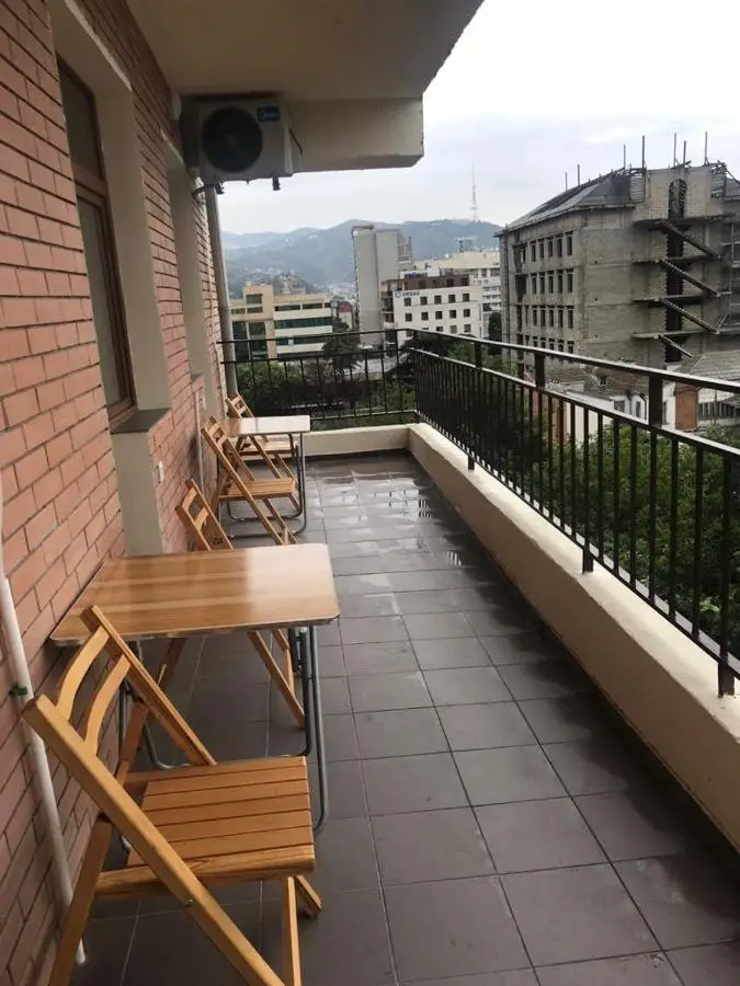 5 Rooms near 300 Aragveli metro station