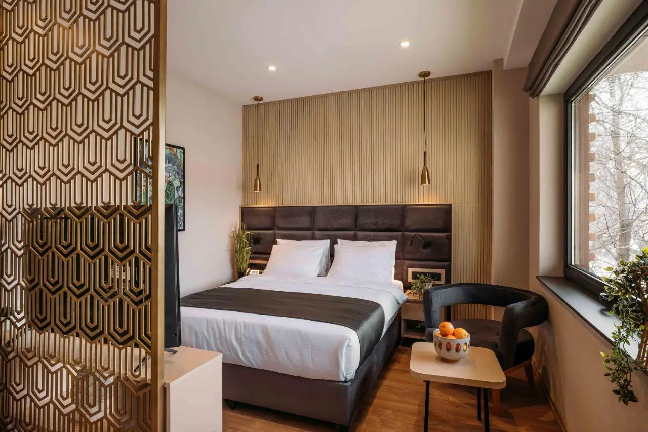 Hotel Monday by DNT Group