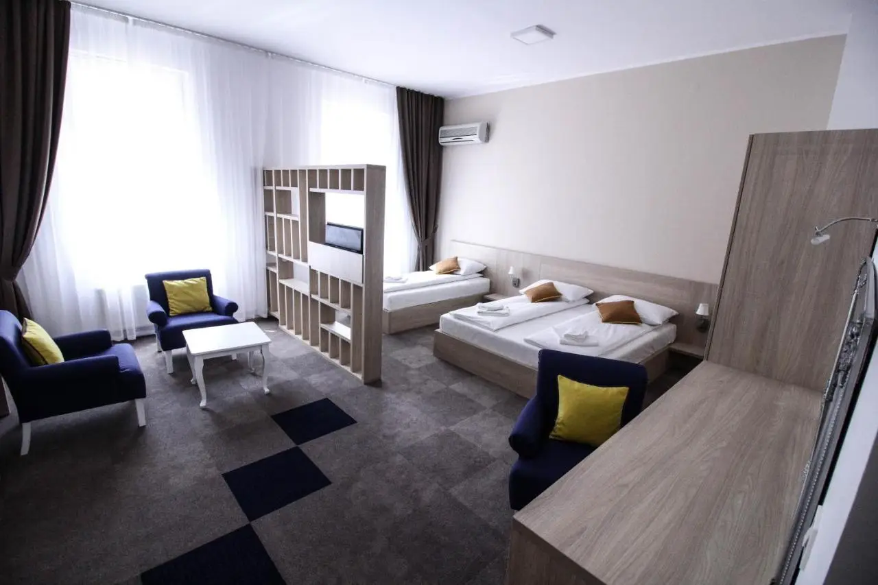 Hotel Story