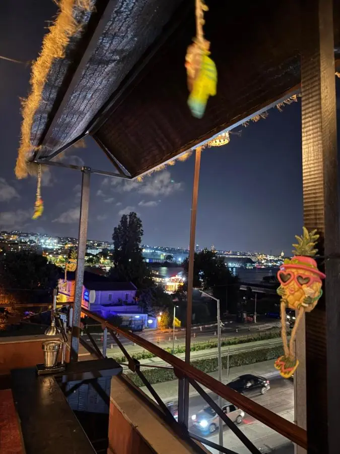 Waterfront Villa by the Tram - Private Terrace with Dome & Golden Horn View in Fatih