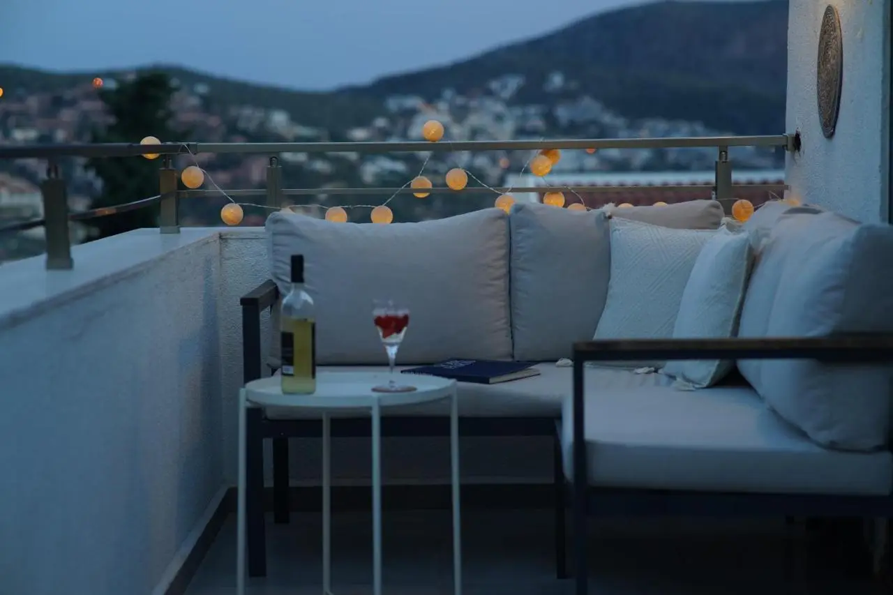 KAYA APARTMENTS