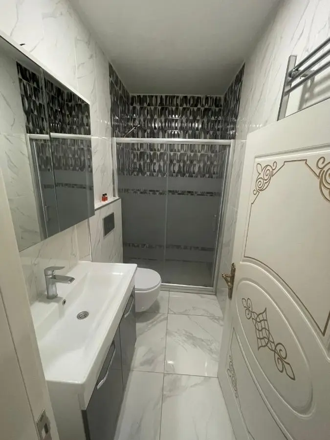 AVRASYAQUEEN HOTEL
