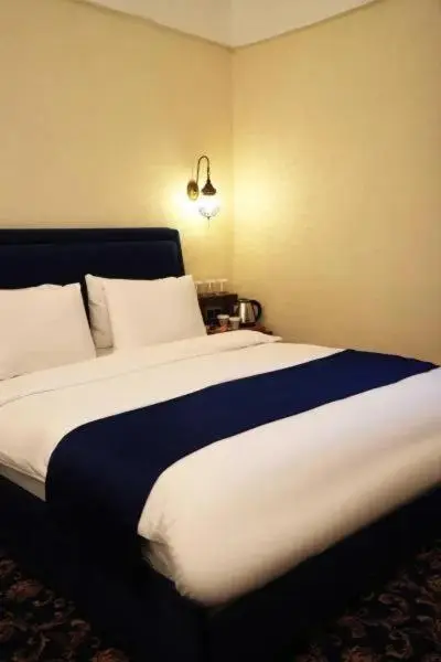 Rüstempaşa Kervansaray Hotel with Free Parking