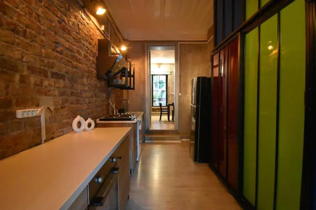 Stunning 6BR 4Bath near Tram