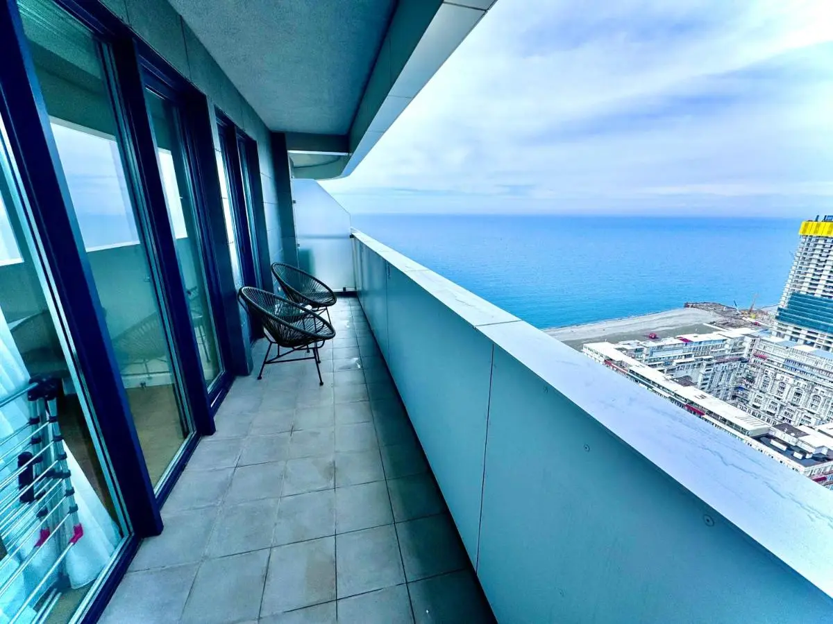 Sunshine Signature Apartments in Alliance Palace