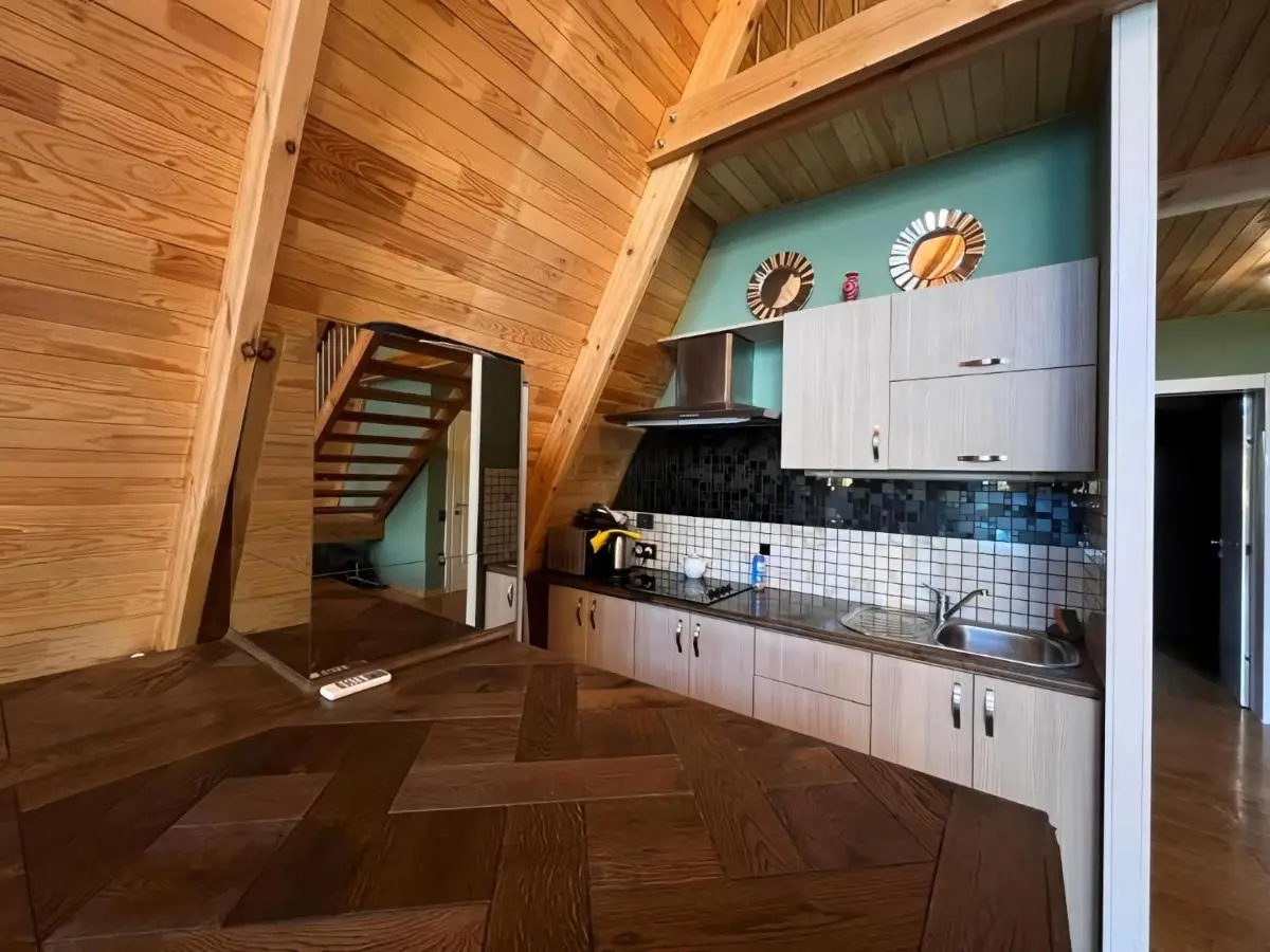 Trigon Villa Family , HOT POOL ,SAUNA,JACUZZI