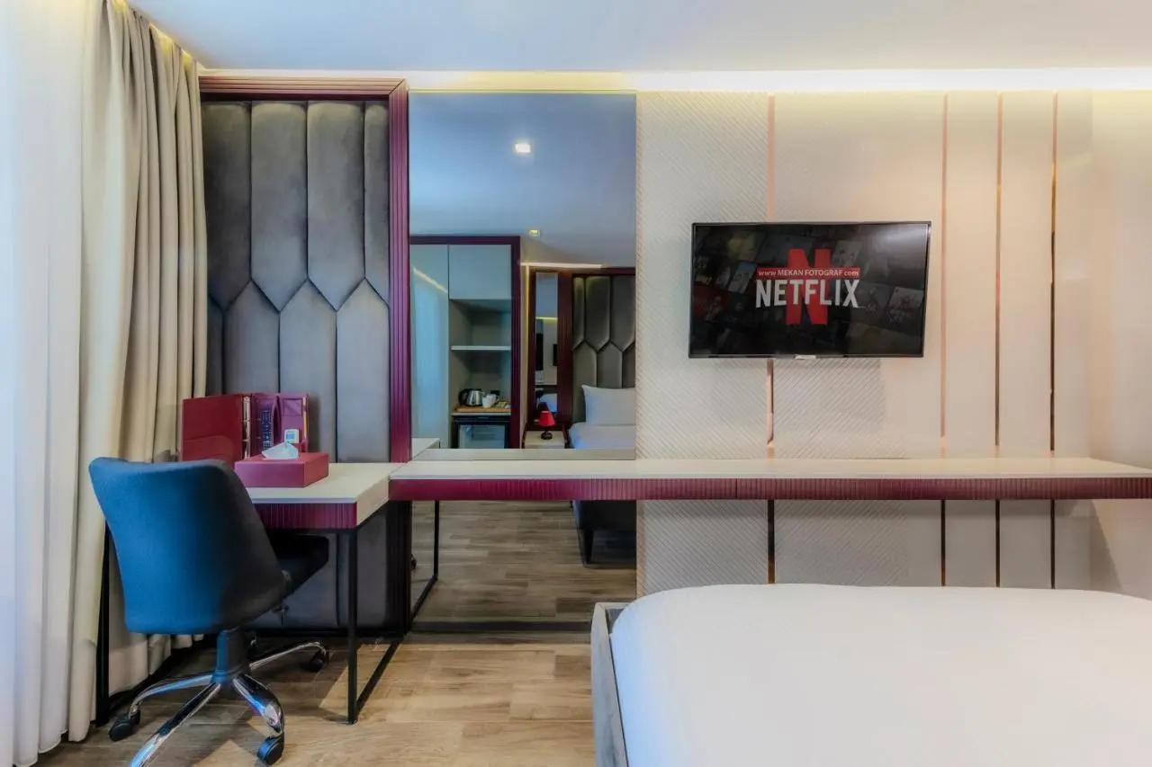 Heaven Premium Hotel Restaurant & Airport Shuttle