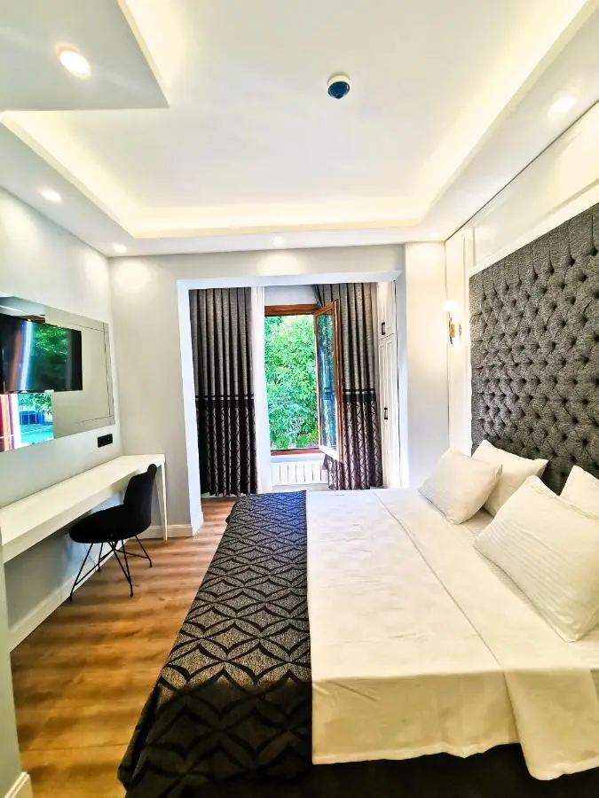 Luxx Garden Hotel