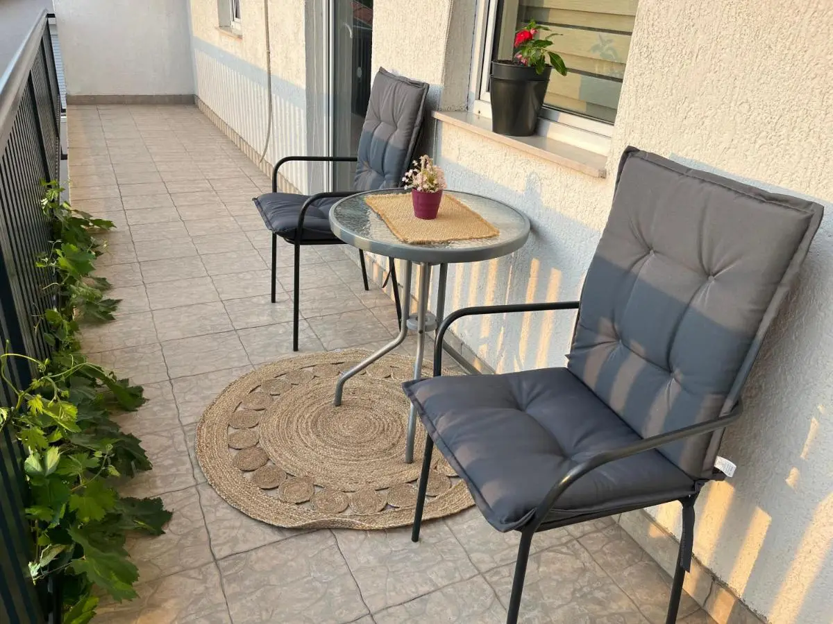 Farah Apartment