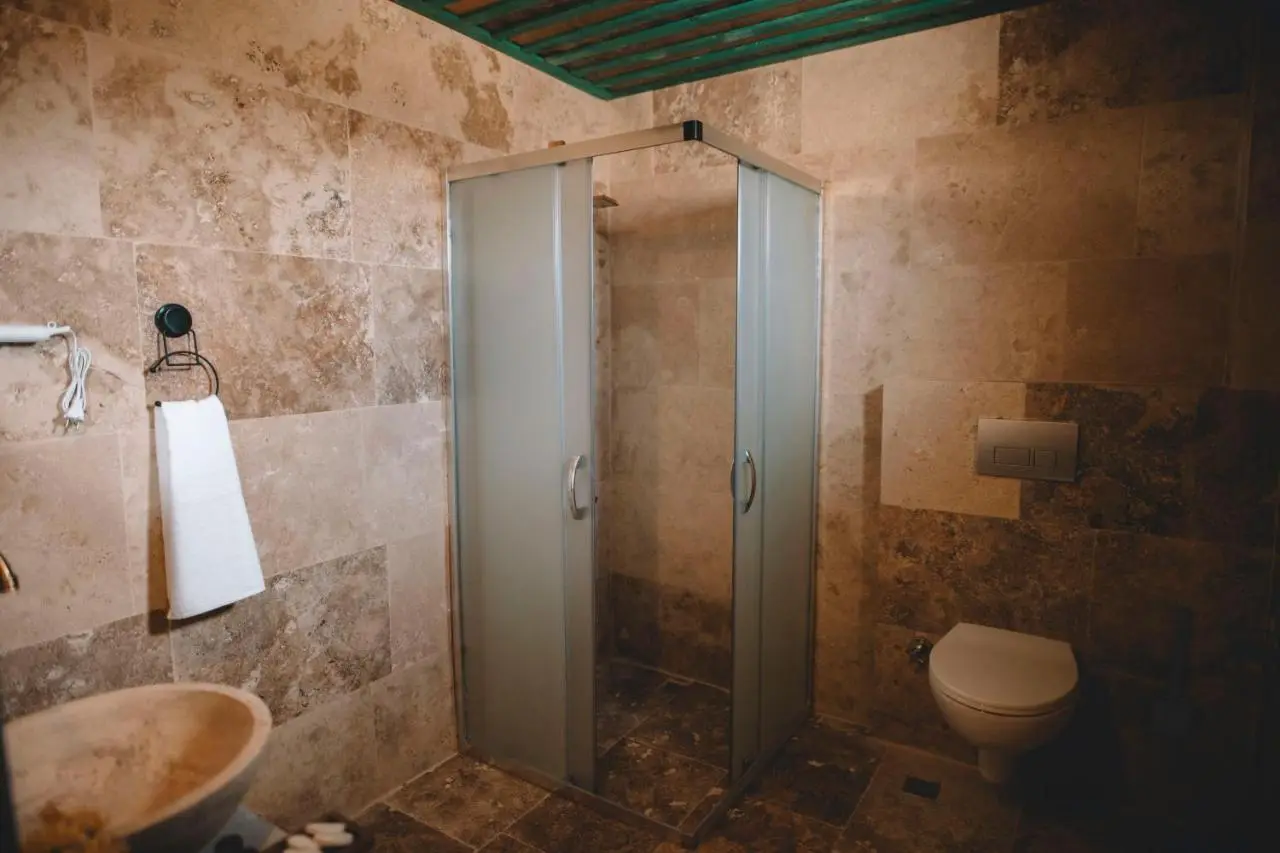 DAPHNE CAVE HOTEL
