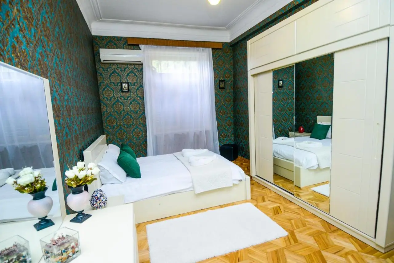 Check Inn Tbilisi